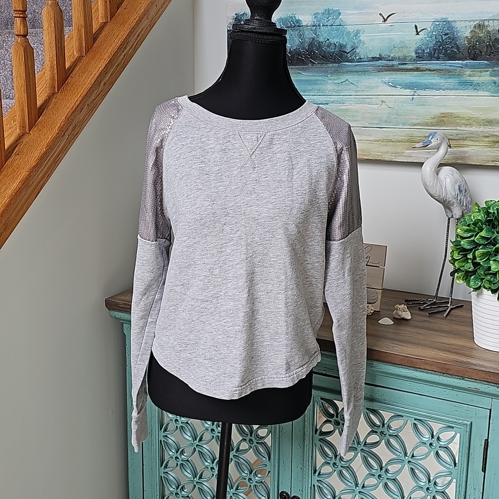GREY SEQUINED SWEATSHIRT M